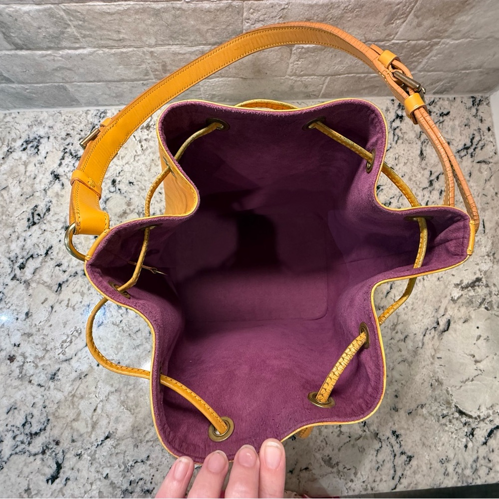 Louis Vuitton EUC Yellow Epi Leather Bucket Bag - Picture 5 of 11